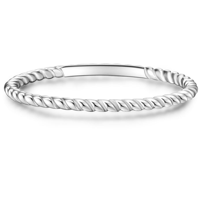 Schmaler Ring gedreht