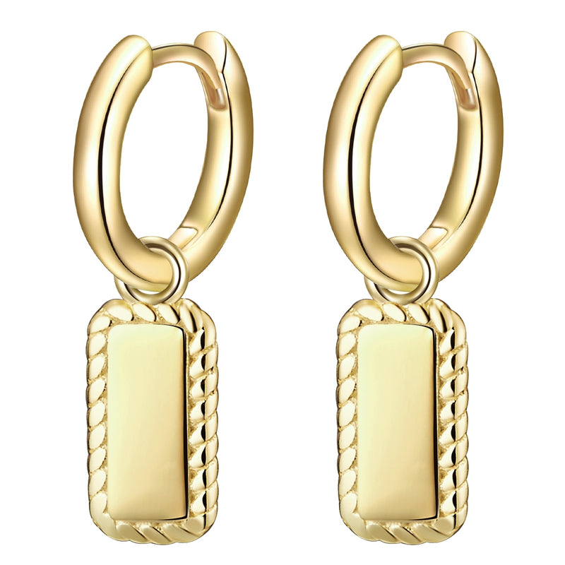 Goldene Creolen mit Anhänger