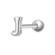 Piercing Buchstabe J